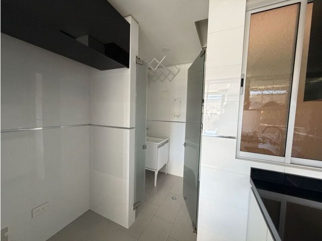 Apartaestudio en venta en Los Cedritos, Bogotá, 49 m² · foto 7 de 19