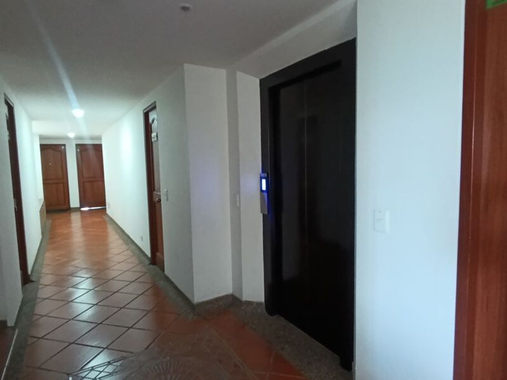 Apartamento de 2 alcobas en venta en Iberia, Bogotá, 84 m² · foto 3 de 20