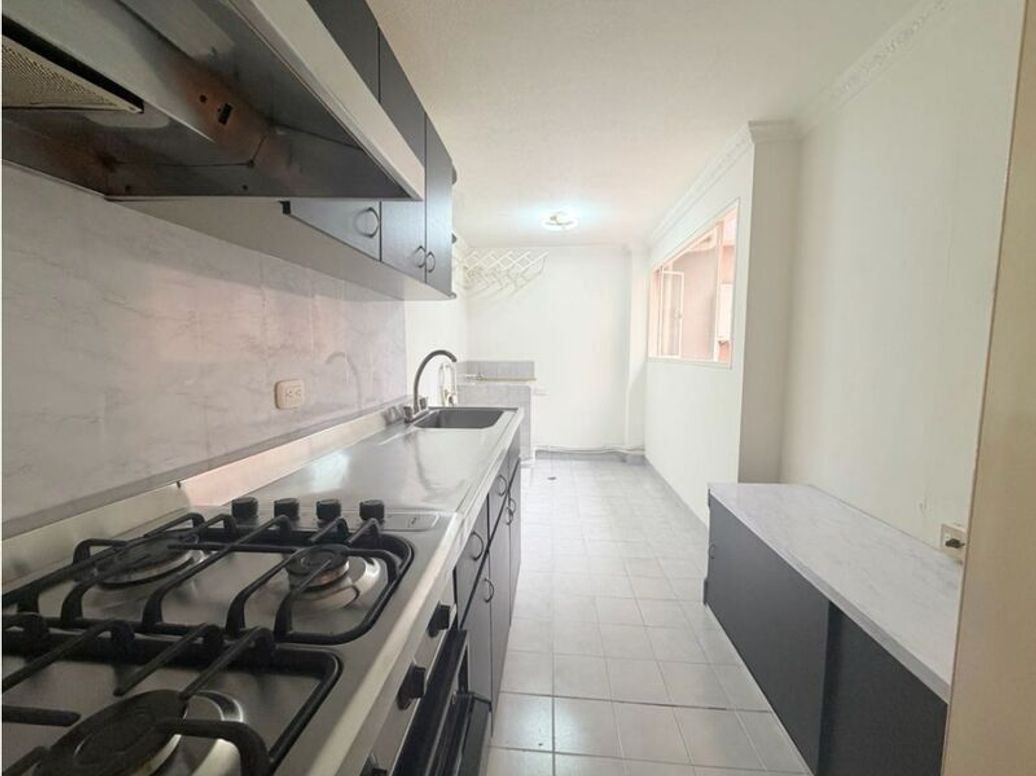 Apartaestudio en venta en Los Cedritos, Bogotá, 72 m² · foto 5 de 12