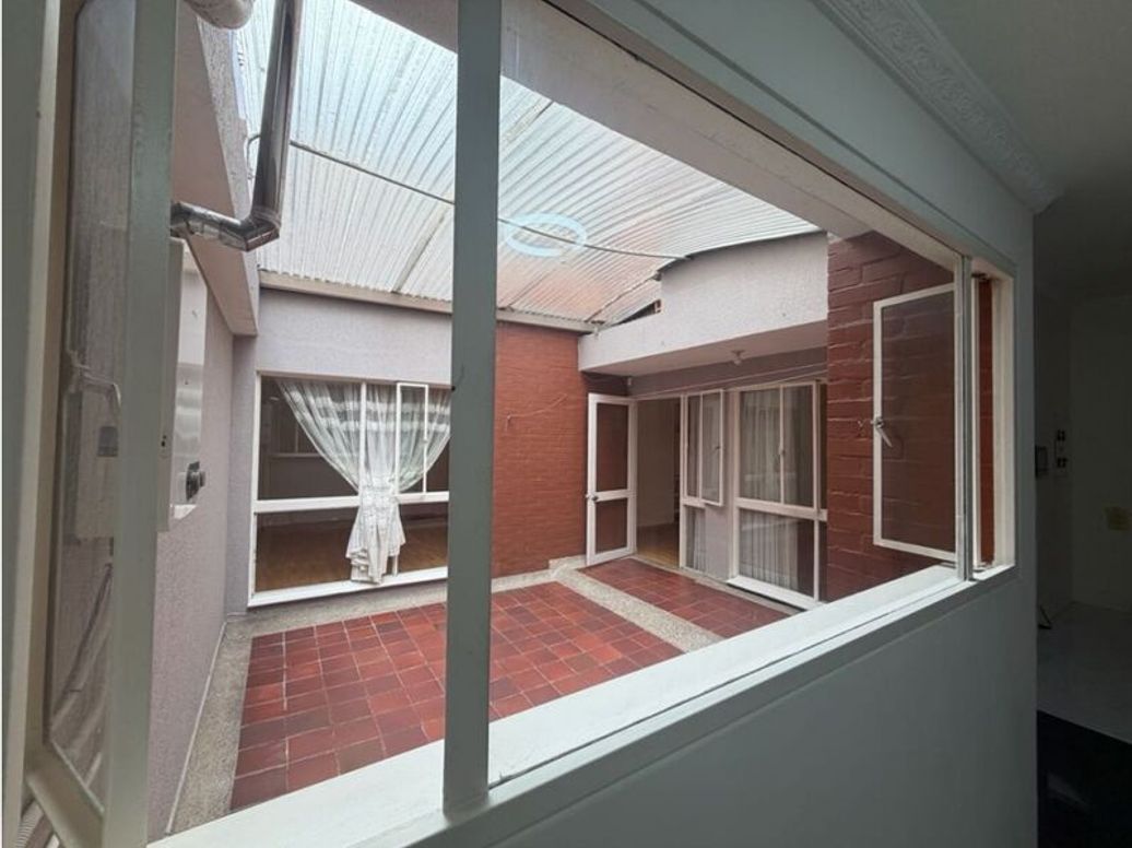 Apartaestudio en venta en Los Cedritos, Bogotá, 72 m² · foto 4 de 12