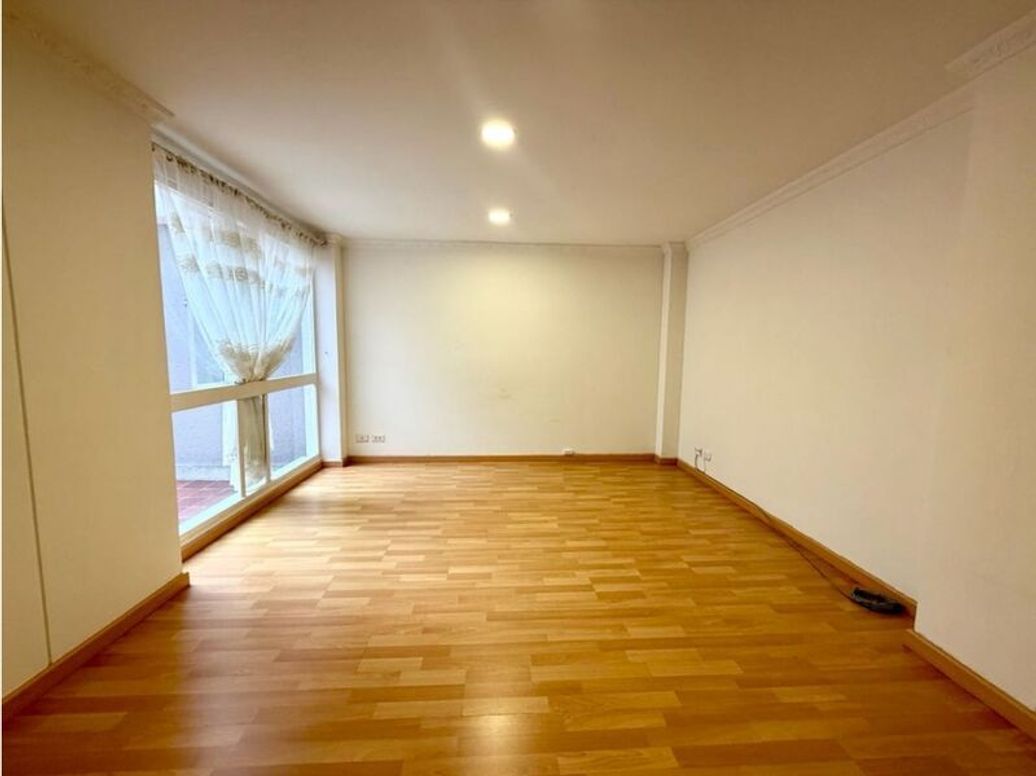 Apartaestudio en venta en Los Cedritos, Bogotá, 72 m² · foto 8 de 12