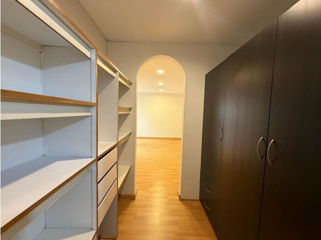 Apartaestudio en venta en Los Cedritos, Bogotá, 72 m² · foto 10 de 12