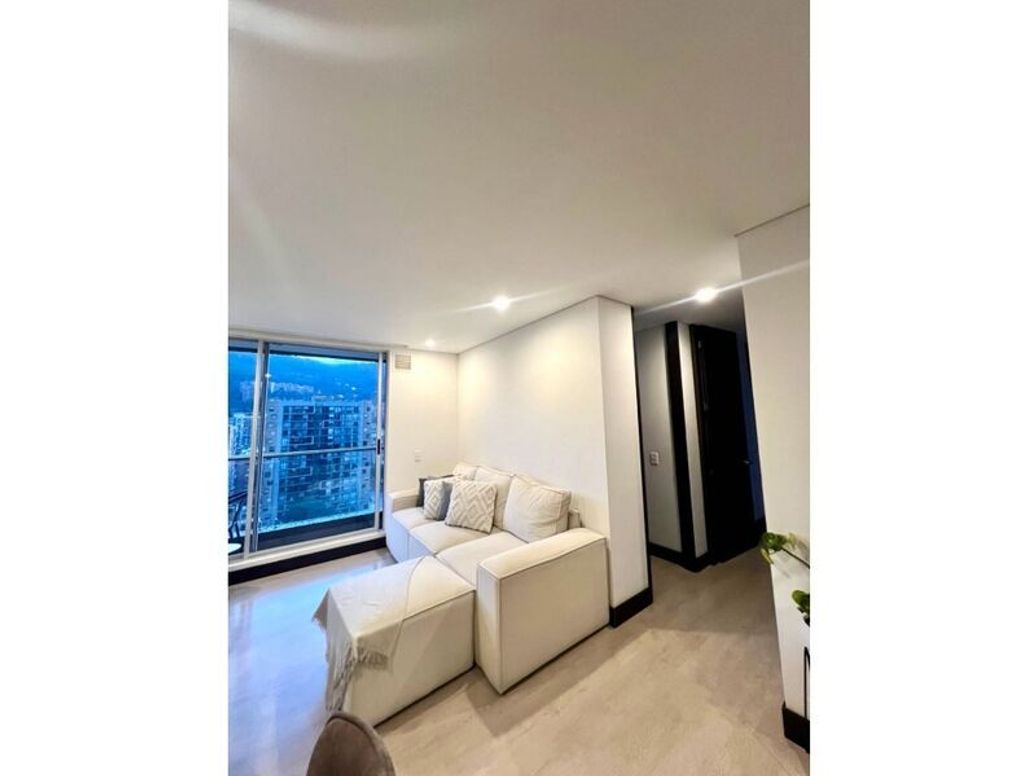 Apartamento de 2 alcobas en venta en Los Cedros Oriental, Bogotá, 77 m² · foto 5 de 12