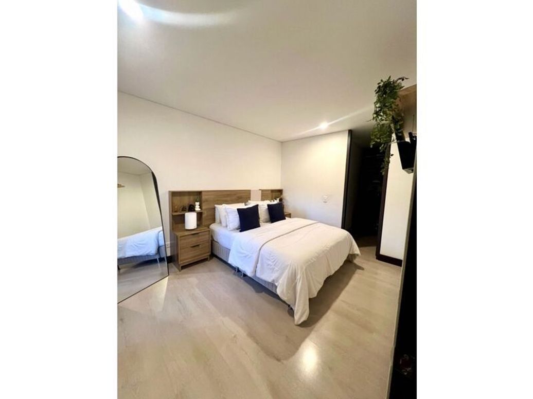 Apartamento de 2 alcobas en venta en Los Cedros Oriental, Bogotá, 77 m² · foto 7 de 12