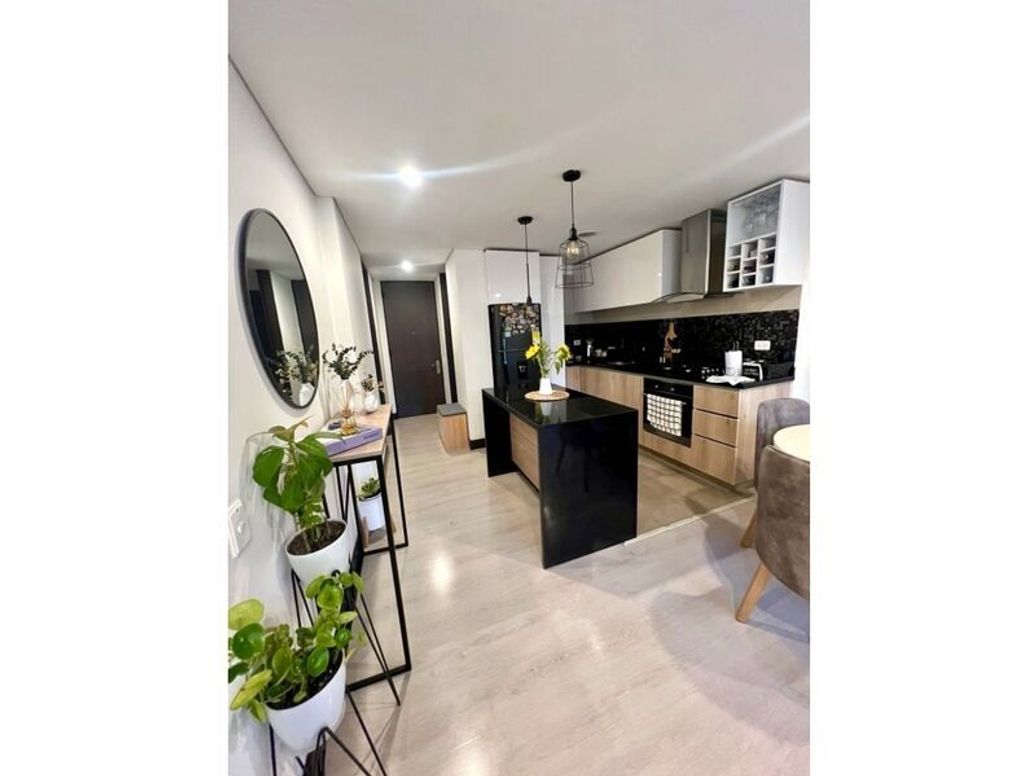 Apartamento de 2 alcobas en venta en Los Cedros Oriental, Bogotá, 77 m² · foto 4 de 12