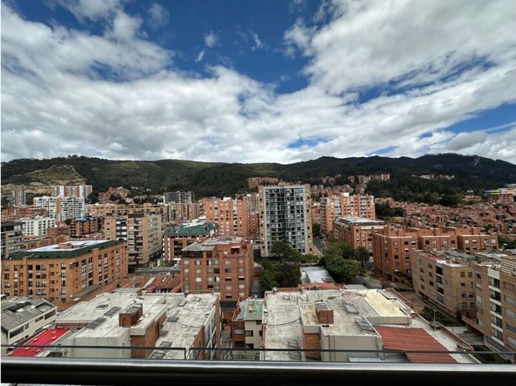 Apartamento de 2 alcobas en venta en Los Cedros Oriental, Bogotá, 77 m² · foto 3 de 12