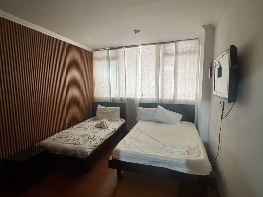 Casa de 16 alcobas en venta en Quinta Paredes, Bogotá, 439 m² · foto 16 de 18