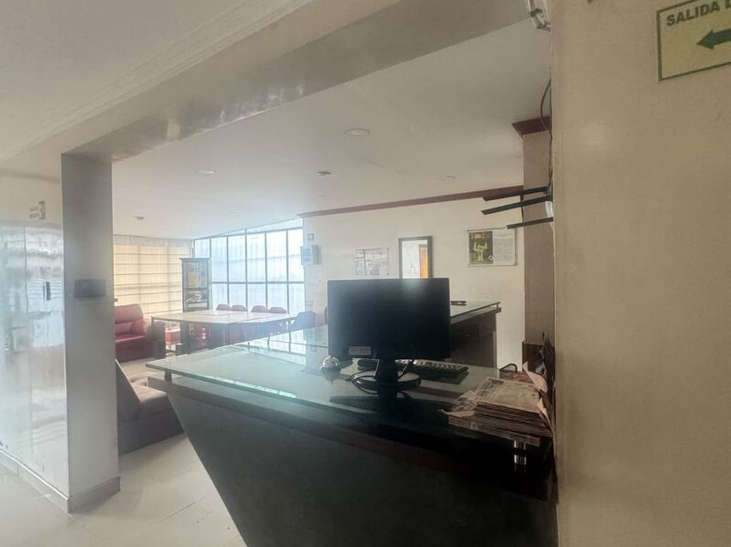 Casa de 16 alcobas en venta en Quinta Paredes, Bogotá, 439 m² · foto 17 de 18