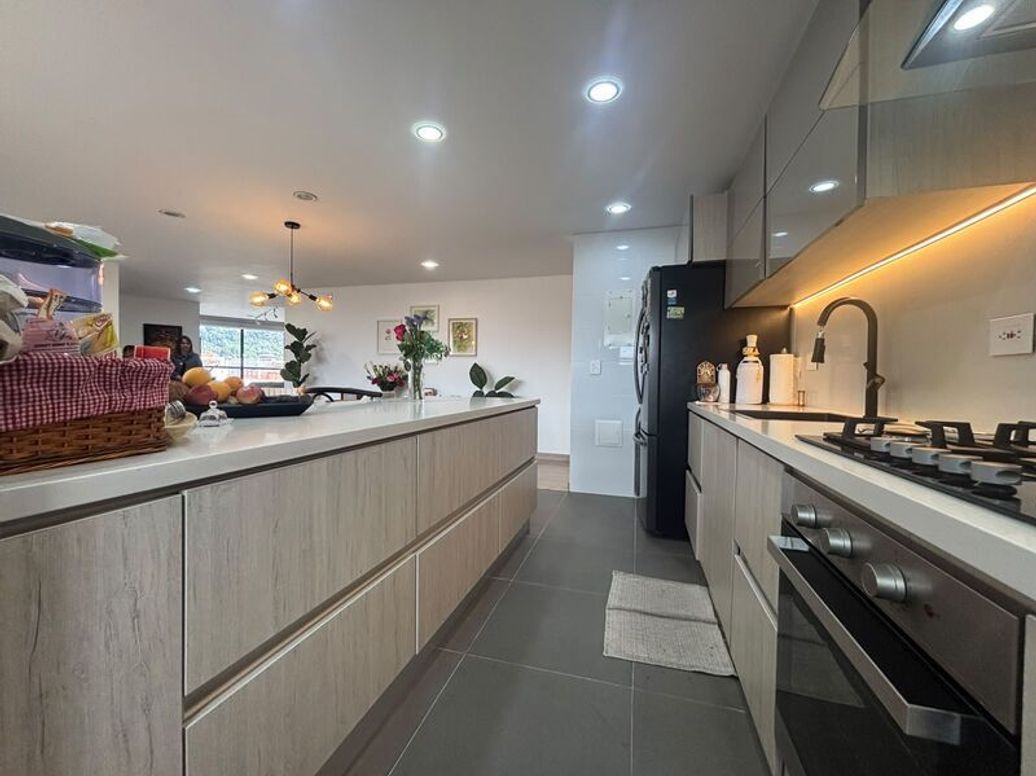 Apartamento de 3 alcobas en venta en Molinos Norte, Bogotá, 157 m² · foto 3 de 20