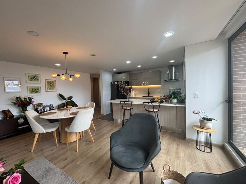 Apartamento de 3 alcobas en venta en Molinos Norte, Bogotá, 157 m² · foto 4 de 20