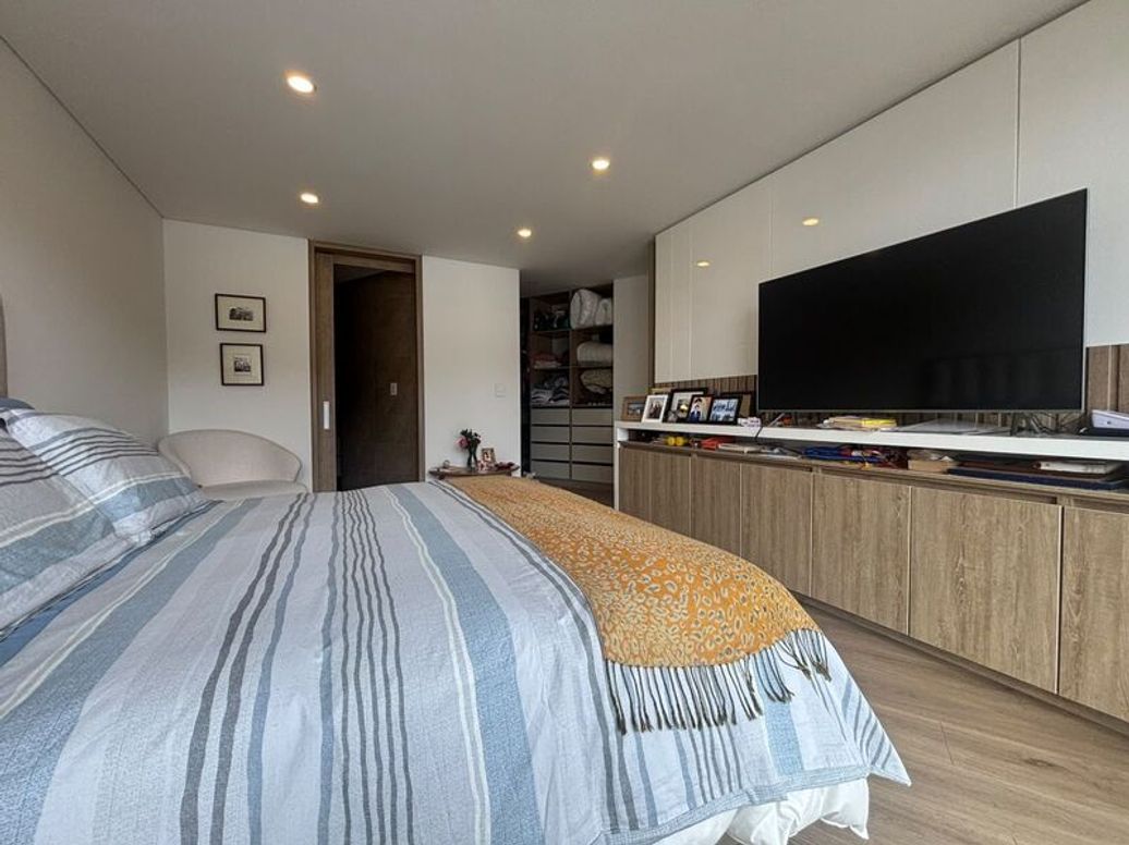 Apartamento de 3 alcobas en venta en Molinos Norte, Bogotá, 157 m² · foto 13 de 20