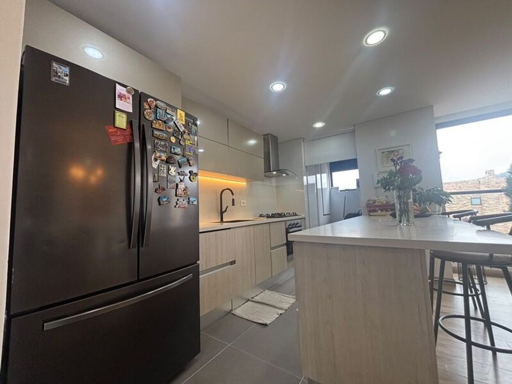 Apartamento de 3 alcobas en venta en Molinos Norte, Bogotá, 157 m² · foto 2 de 20