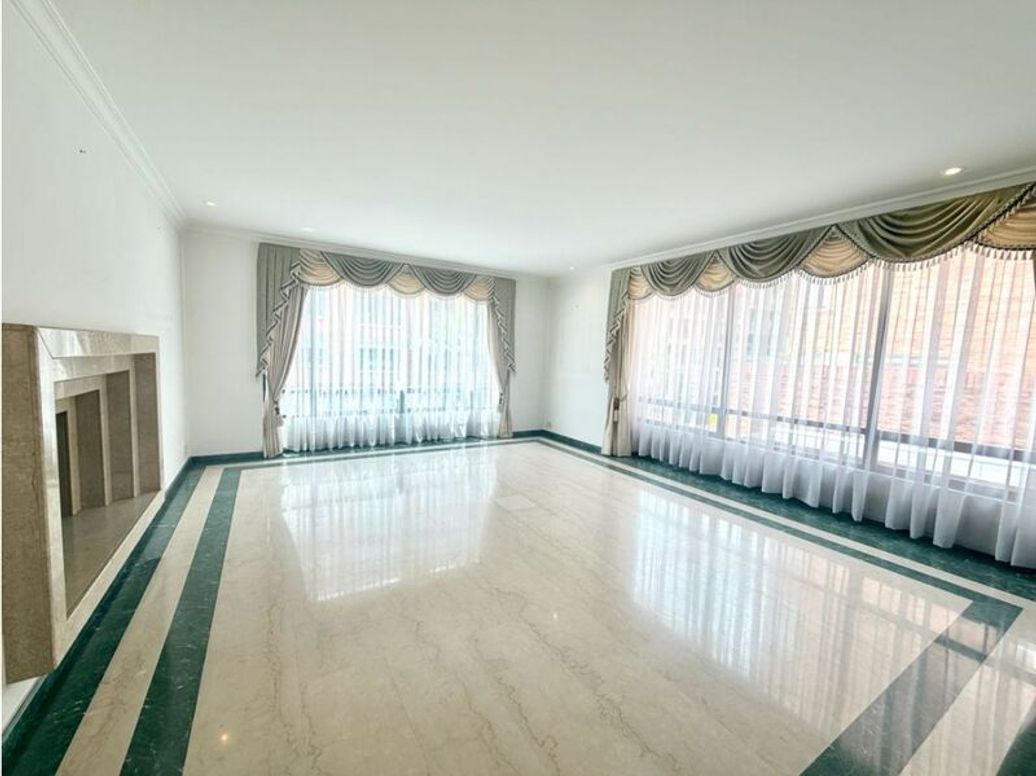 Apartamento de 4 alcobas en venta en San Patricio, Bogotá · foto 3 de 20