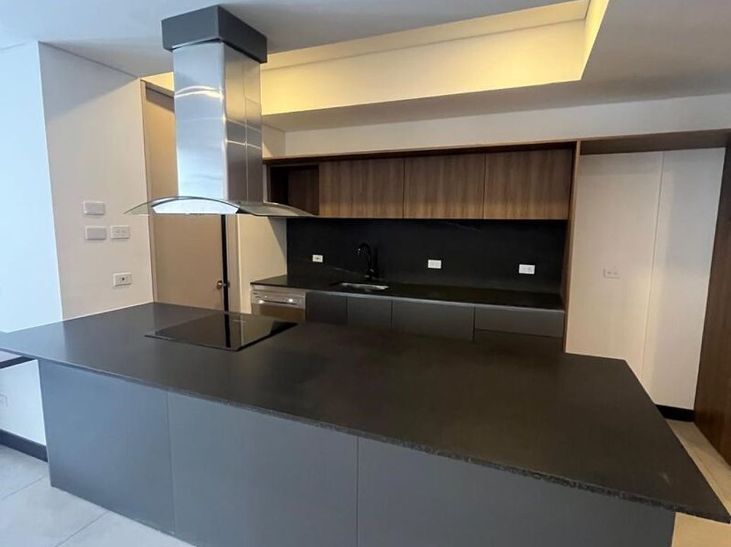 Apartamento de 3 alcobas en venta en Chico, Bogotá, 118 m² · foto 5 de 20