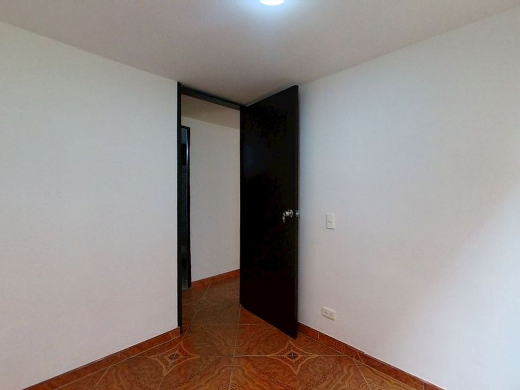 Apartamento de 2 alcobas en venta en Centro Usme, Bogotá, 38 m² · foto 3 de 19