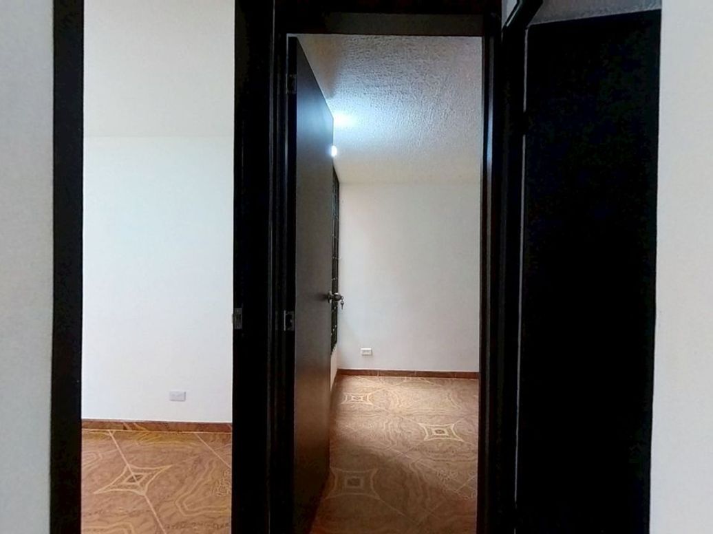 Apartamento de 2 alcobas en venta en Centro Usme, Bogotá, 38 m² · foto 7 de 19