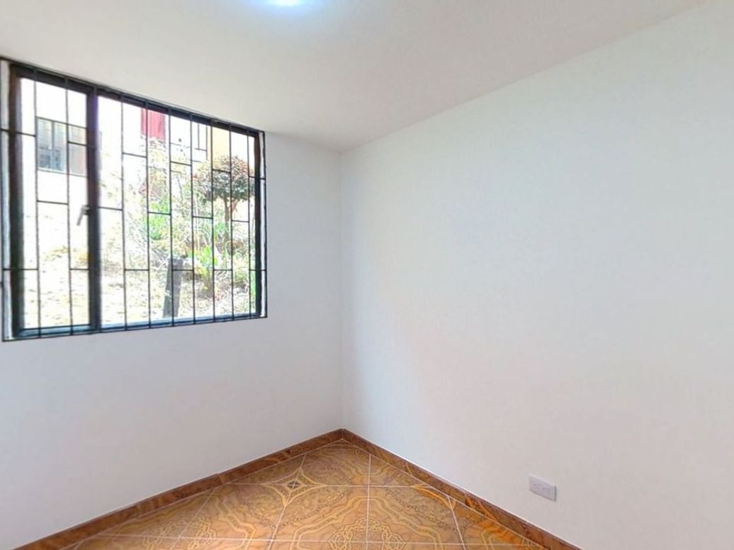 Apartamento de 2 alcobas en venta en Centro Usme, Bogotá, 38 m² · foto 2 de 19