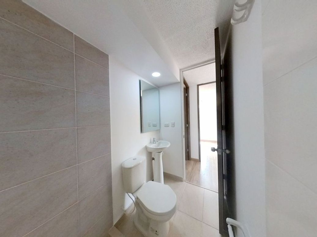 Apartamento de 2 alcobas en venta en Cjr Senderos Del Portal, Bogotá, 51 m² · foto 2 de 13