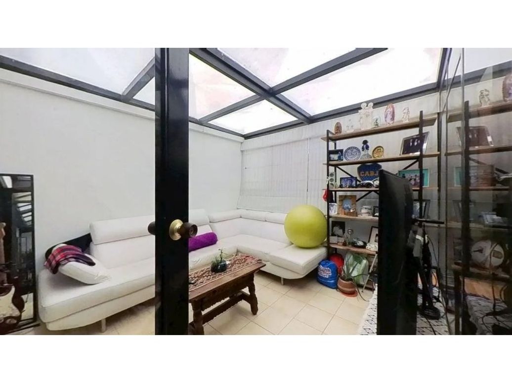 Apartamento de 3 alcobas en venta en Suba, Bogotá, 138 m² · foto 3 de 10