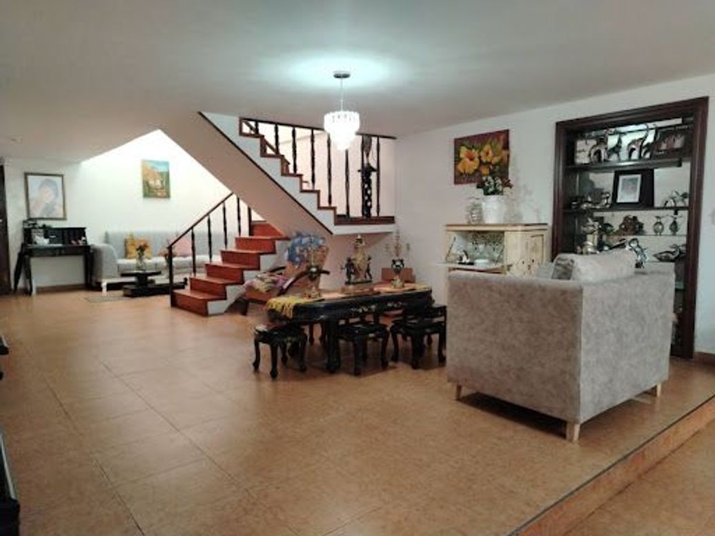 Casa de 4 alcobas en venta en Rincon Del Cedro, Bogotá, 218 m² · foto 3 de 15