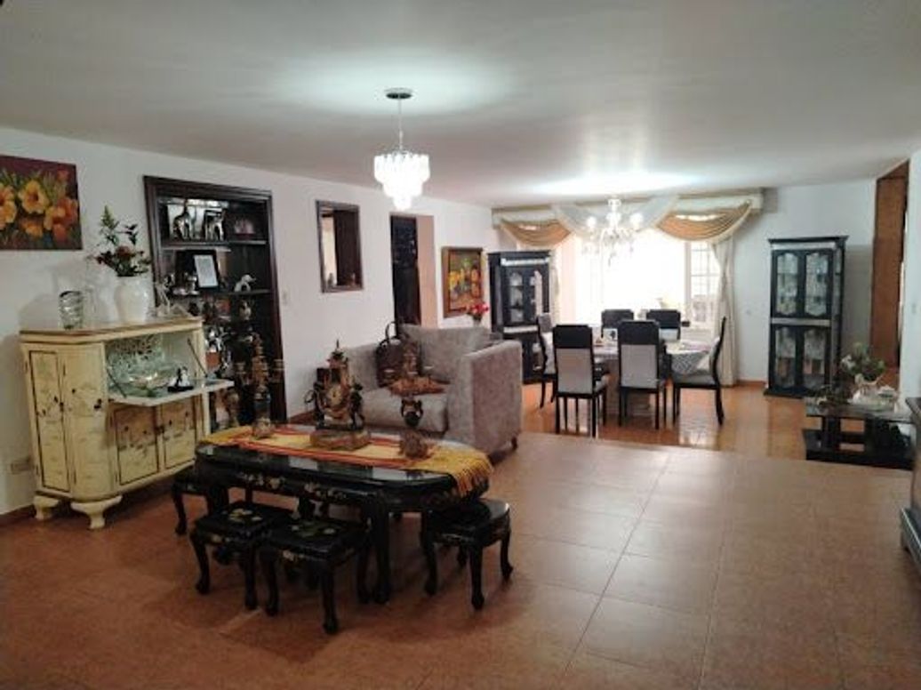 Casa de 4 alcobas en venta en Rincon Del Cedro, Bogotá, 218 m² · foto 4 de 15