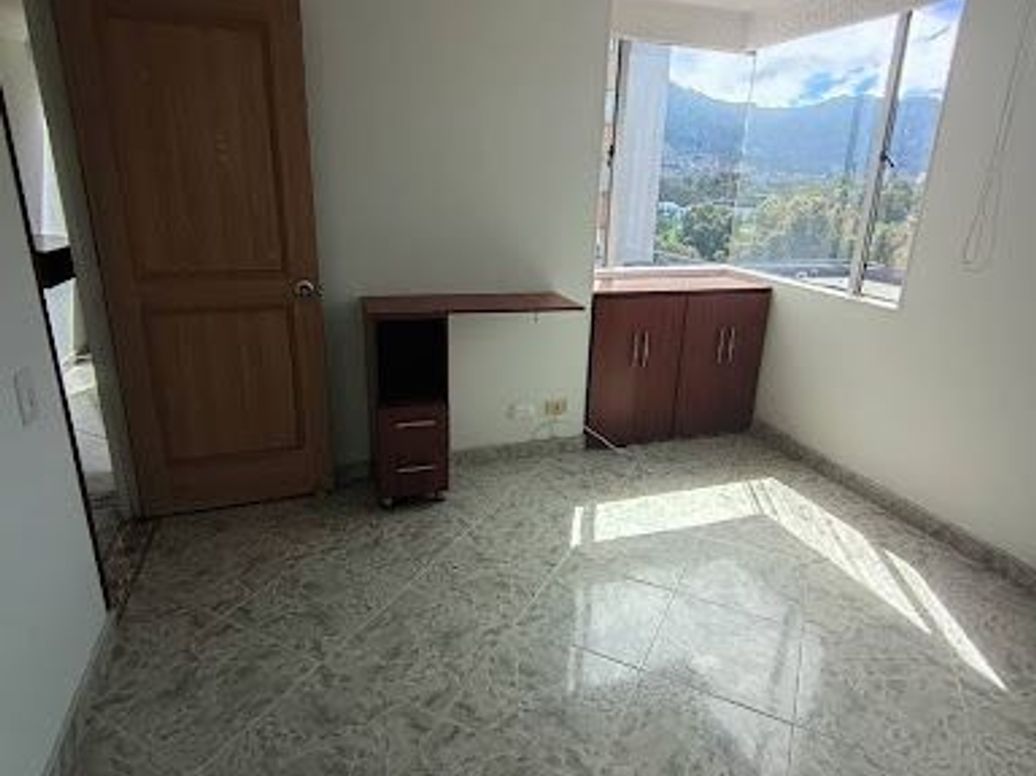 Apartamento de 3 alcobas en arriendo en Rafael Núñez, Bogotá, 82 m² · foto 7 de 14