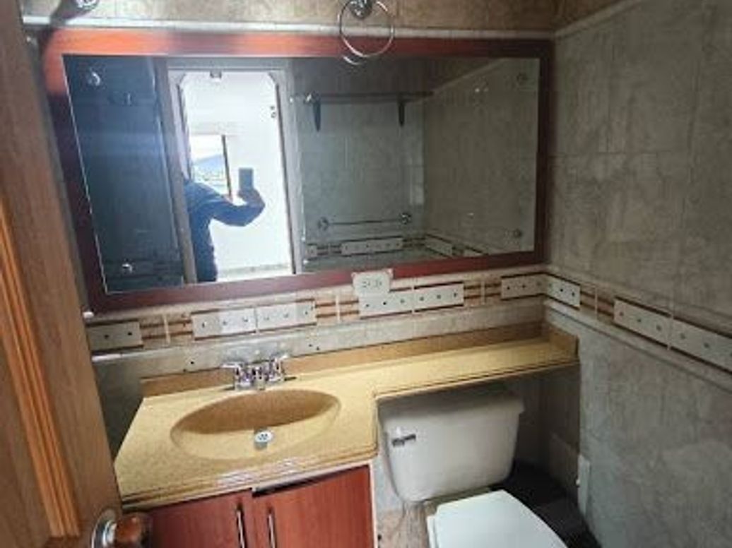 Apartamento de 3 alcobas en arriendo en Rafael Núñez, Bogotá, 82 m² · foto 11 de 14
