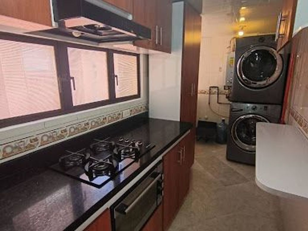 Apartamento de 3 alcobas en arriendo en Rafael Núñez, Bogotá, 82 m² · foto 2 de 14
