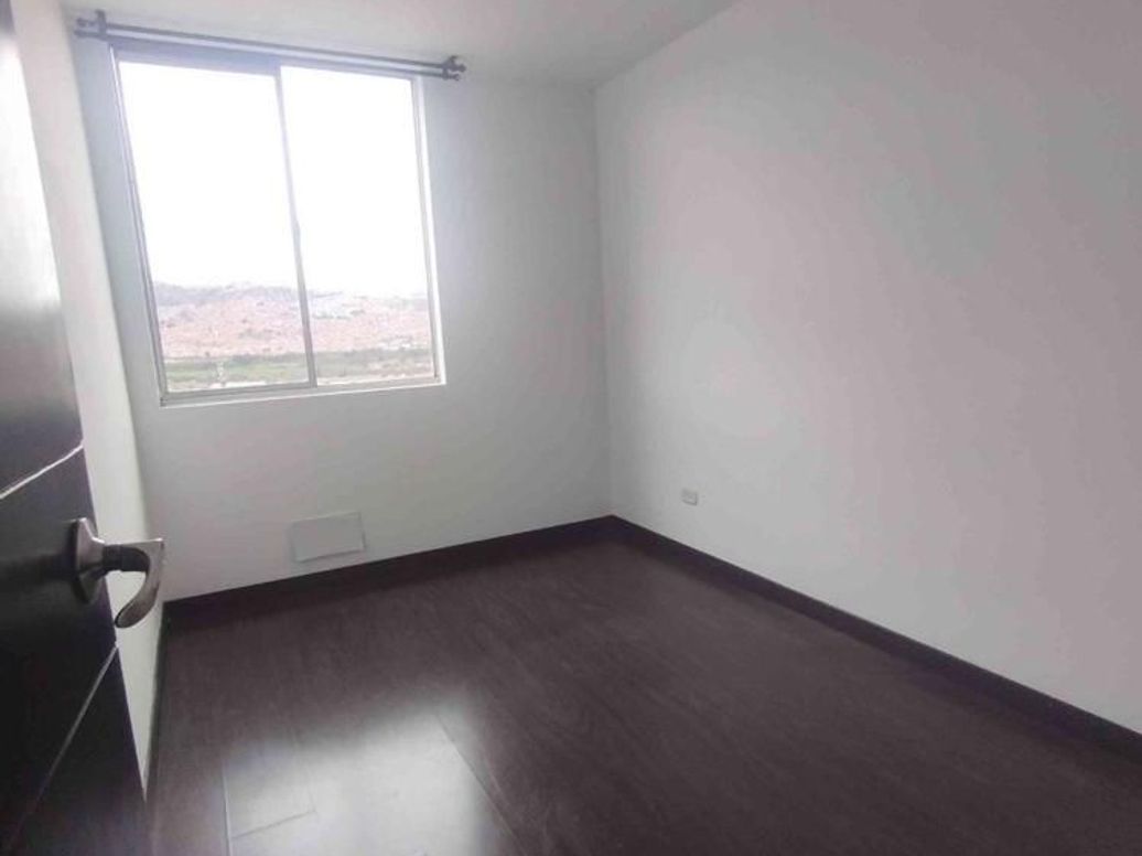 Apartamento de 3 alcobas en venta en Cr Molinos Del Milenio, Bogotá, 56 m² · foto 7 de 13