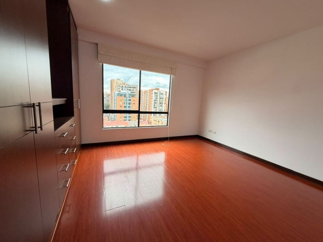 Apartamento de 3 alcobas en arriendo en Caobos Salazar, Bogotá, 100 m² · foto 6 de 20