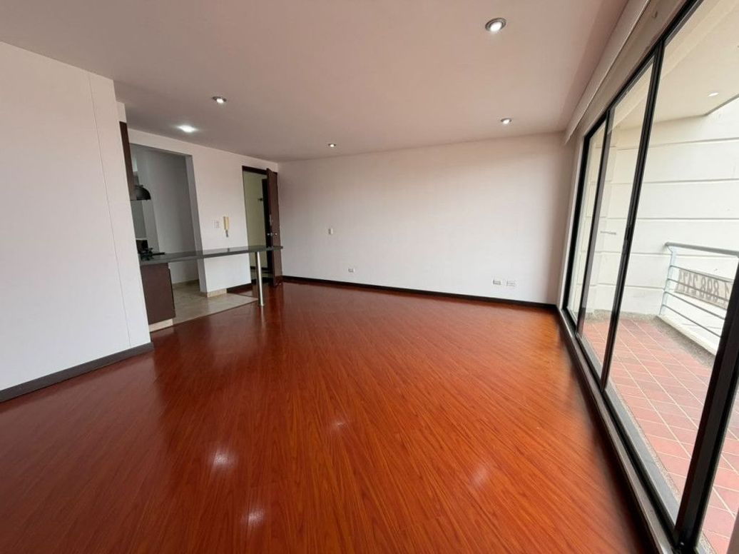 Apartamento de 3 alcobas en arriendo en Caobos Salazar, Bogotá, 100 m² · foto 13 de 20