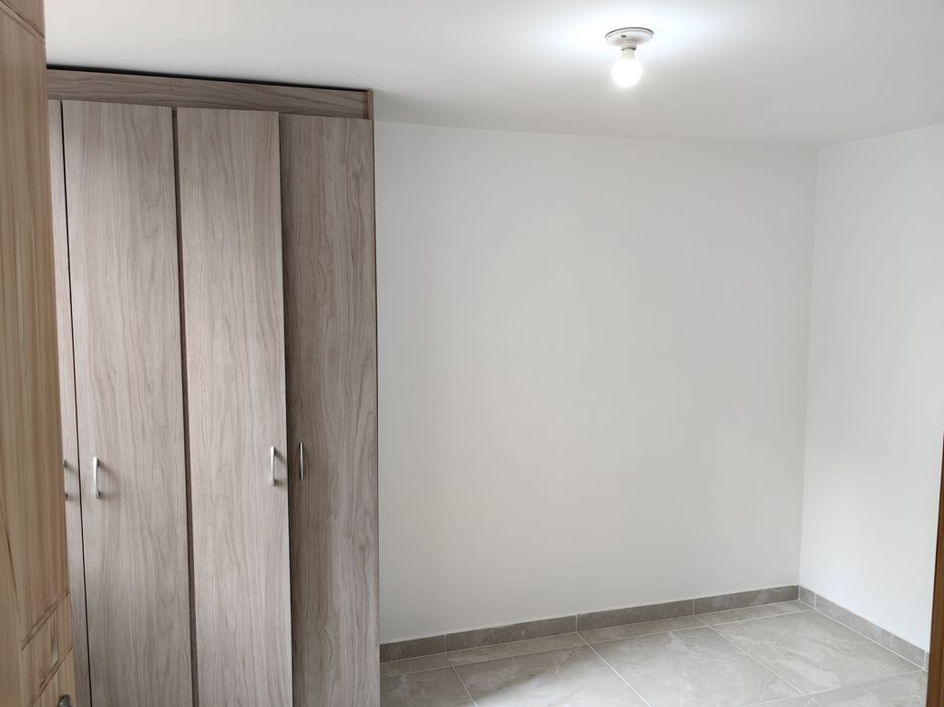 Apartamento de 2 alcobas en venta en Centenario, Bogotá, 43 m² · foto 3 de 14