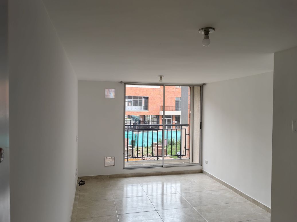 Apartamento de 2 alcobas en venta en Centenario, Bogotá, 43 m² · foto 4 de 14