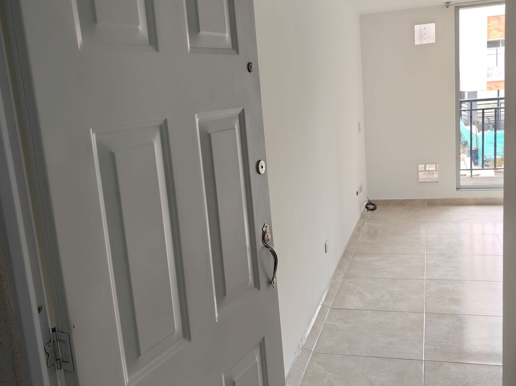Apartamento de 2 alcobas en venta en Centenario, Bogotá, 43 m² · foto 2 de 14