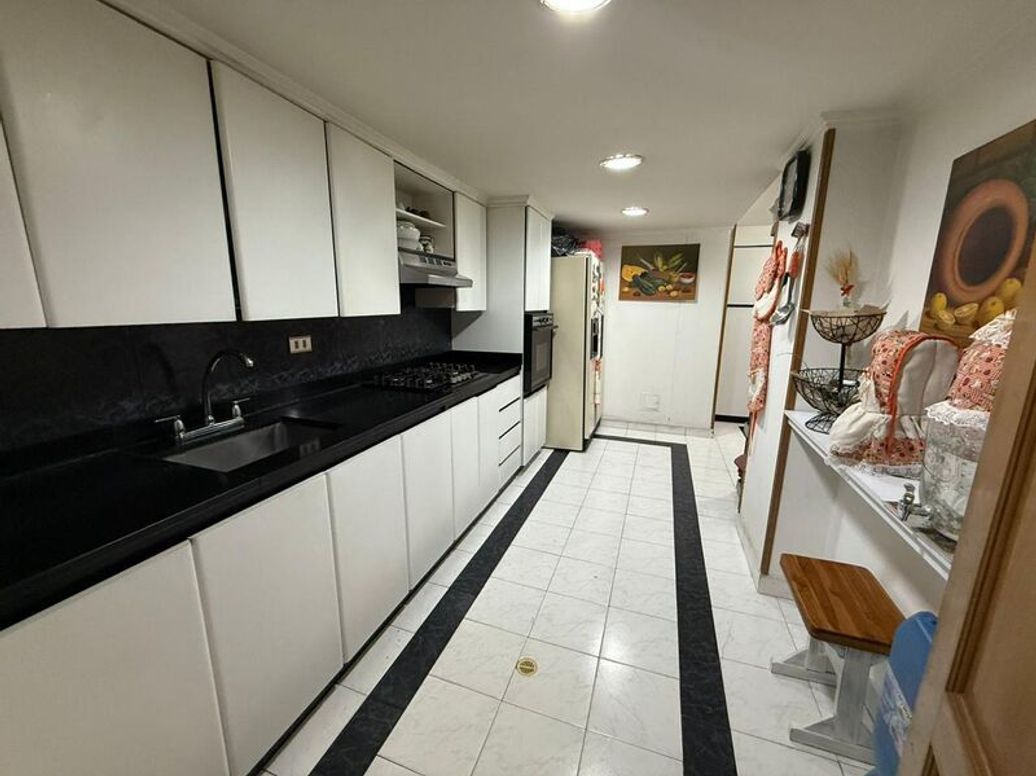 Apartamento de 4 alcobas en venta en Club De Los Lagartos, Bogotá, 154 m² · foto 6 de 14