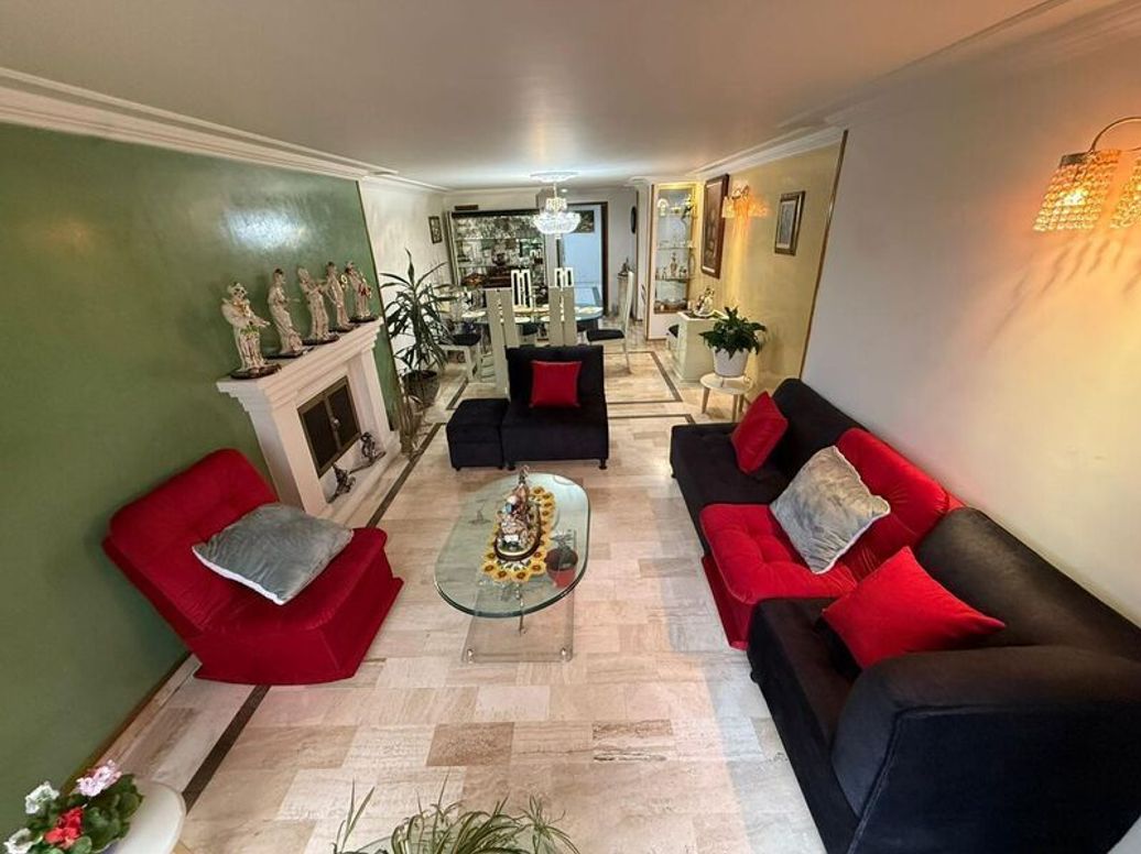 Apartamento de 4 alcobas en venta en Club De Los Lagartos, Bogotá, 154 m² · foto 3 de 14
