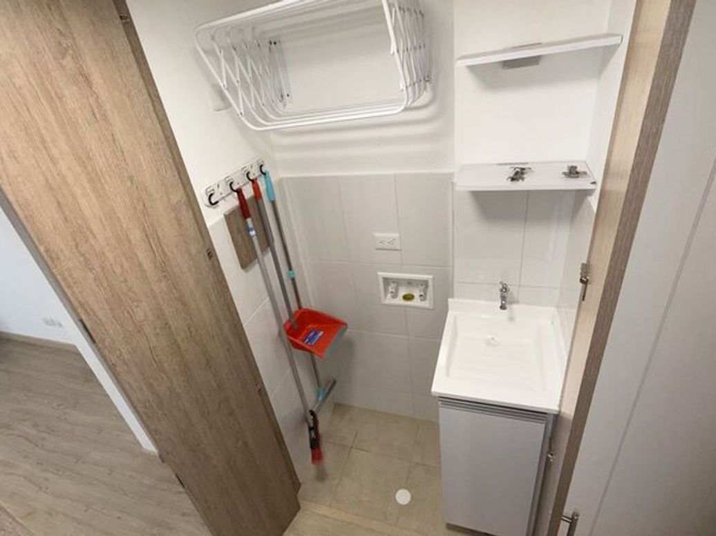 Apartaestudio en venta en Acacias Usaquen, Bogotá, 33 m² · foto 6 de 9