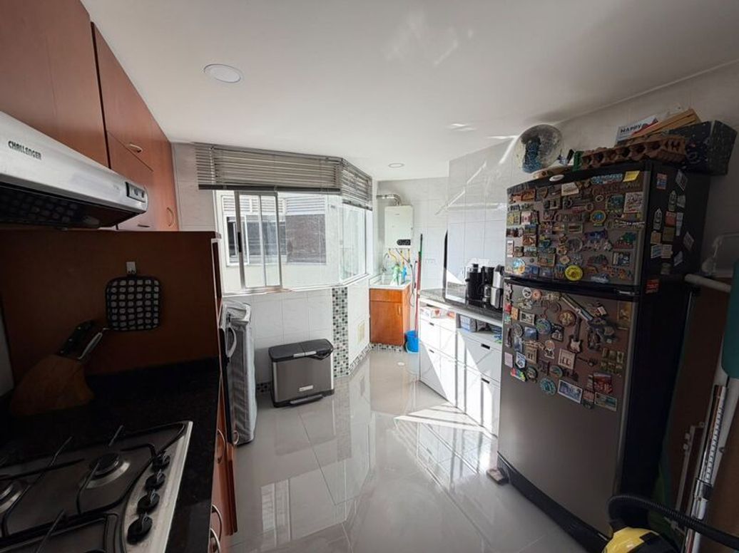 Apartamento de 3 alcobas en venta en Puente Largo, Bogotá, 99 m² · foto 2 de 12