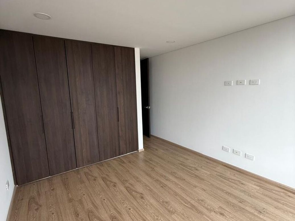 Apartamento de 2 alcobas en venta en Los Cedritos, Bogotá, 85 m² · foto 7 de 14