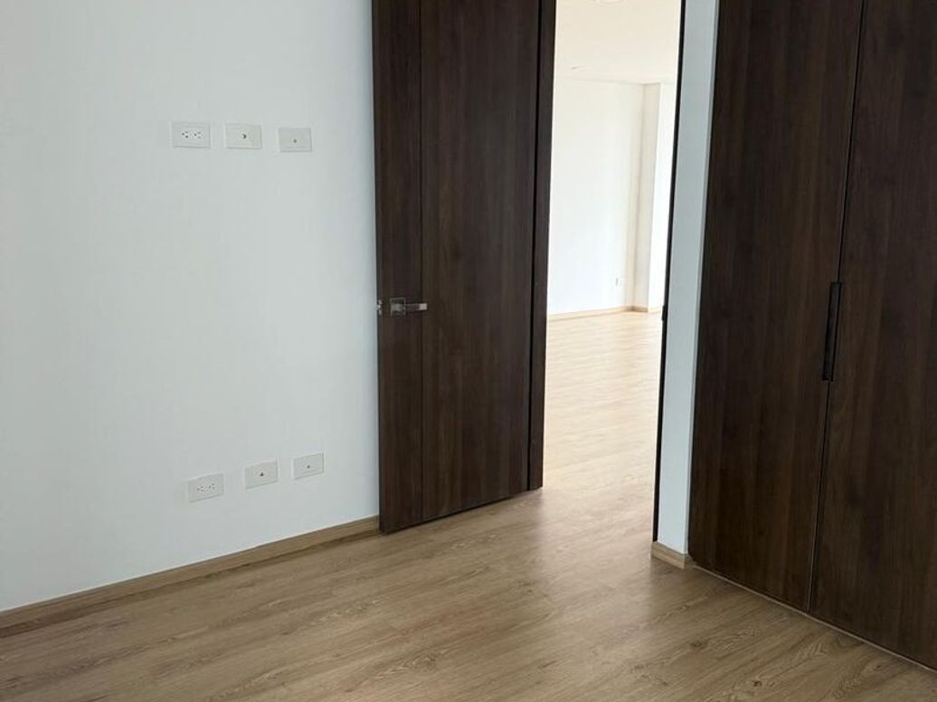 Apartamento de 2 alcobas en venta en Los Cedritos, Bogotá, 85 m² · foto 9 de 14