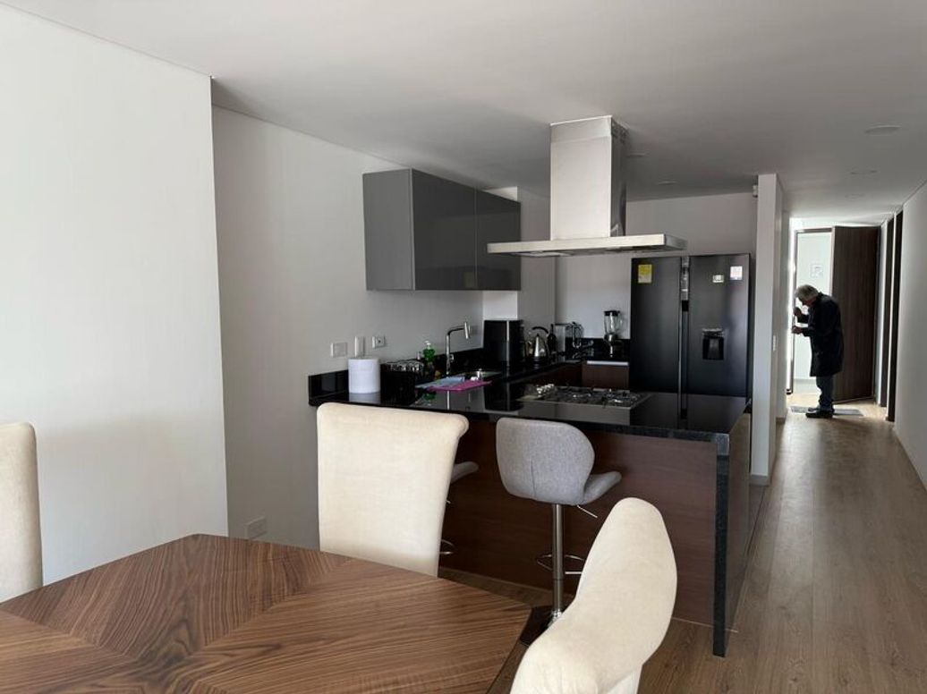 Apartamento de 2 alcobas en venta en Los Cedritos, Bogotá, 97 m² · foto 4 de 20
