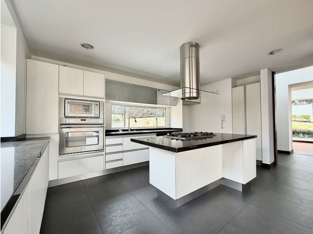 Casa de 3 alcobas en venta en Niza Suba, Bogotá, 338 m² · foto 6 de 20