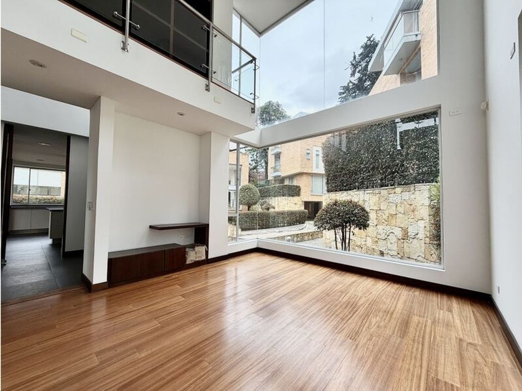 Casa de 3 alcobas en venta en Niza Suba, Bogotá, 338 m² · foto 3 de 20