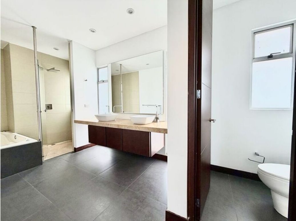 Casa de 3 alcobas en venta en Niza Suba, Bogotá, 338 m² · foto 18 de 20