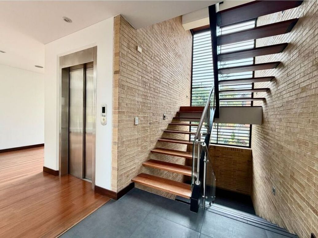 Casa de 3 alcobas en venta en Niza Suba, Bogotá, 338 m² · foto 8 de 20