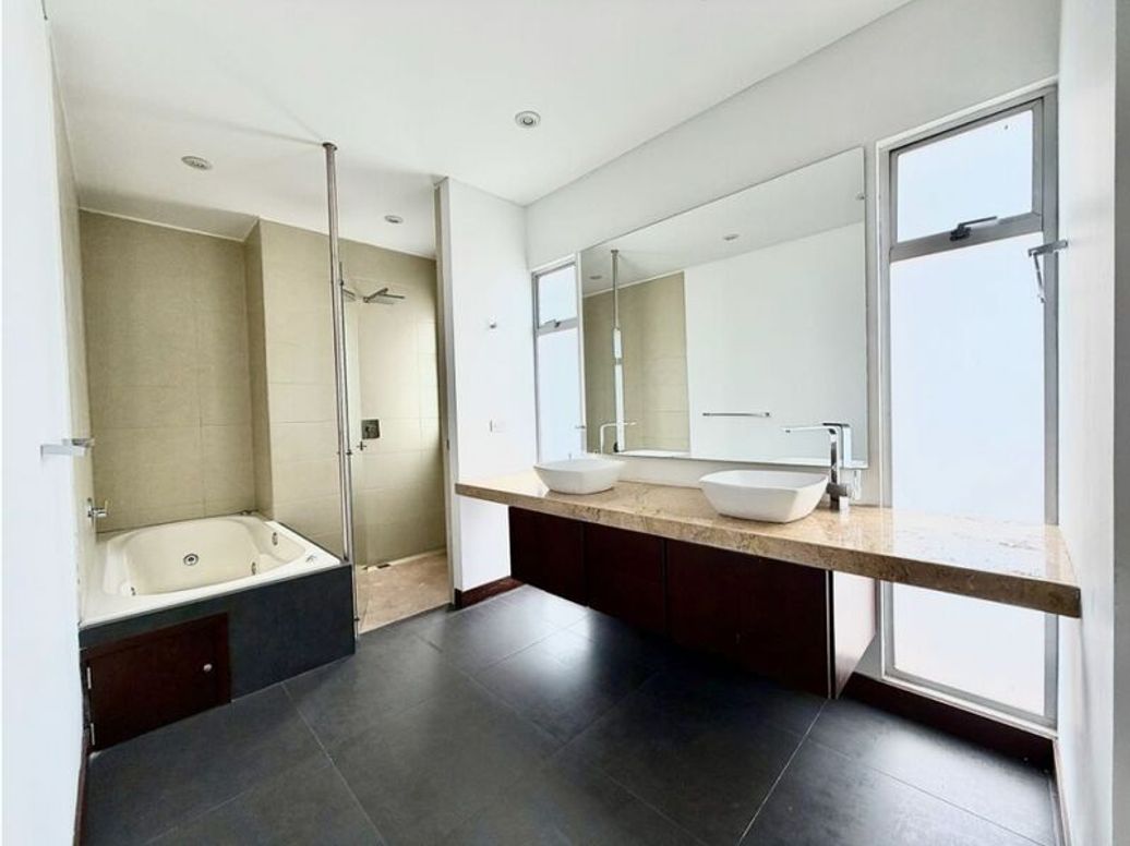Casa de 3 alcobas en venta en Niza Suba, Bogotá, 338 m² · foto 17 de 20