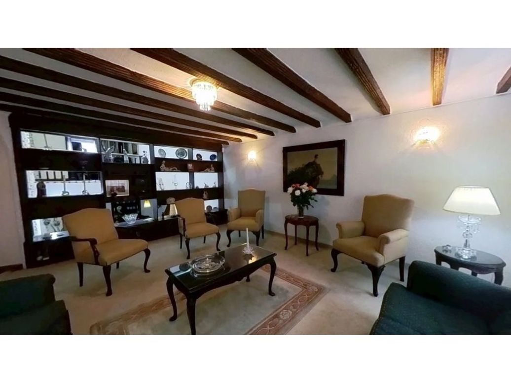 Casa de 3 alcobas en venta en Usaquén, Bogotá, 267 m² · foto 2 de 10