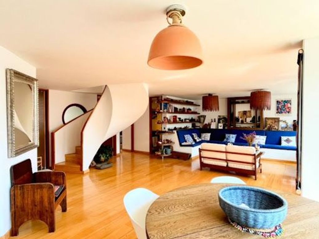 Apartamento de 4 alcobas en venta en La Macarena, Bogotá, 239 m² · foto 2 de 20