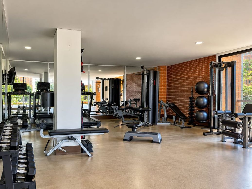 Apartamento de 4 alcobas en arriendo en Santa Barbara Alta, Bogotá, 307 m² · foto 19 de 20