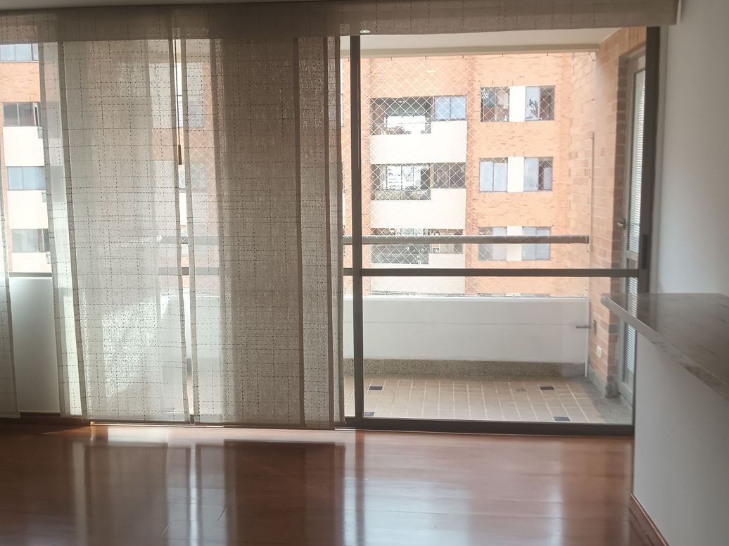 Apartamento de 2 alcobas en arriendo en Santa Ana Occidental, Bogotá, 105 m² · foto 7 de 20